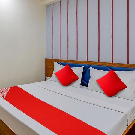 Hotel O Lotus Сурат Екстериор снимка