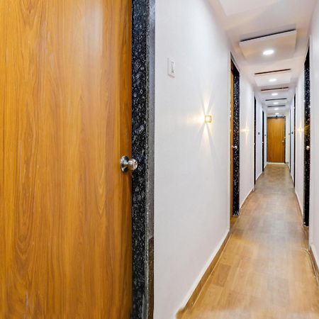 Hotel O Lotus Сурат Екстериор снимка
