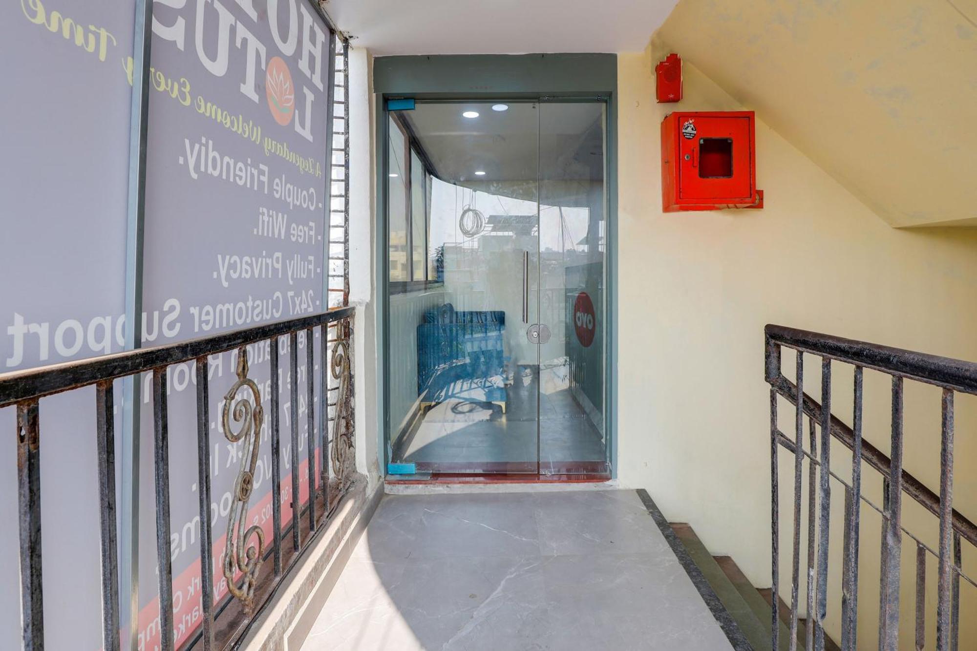 Hotel O Lotus Сурат Екстериор снимка