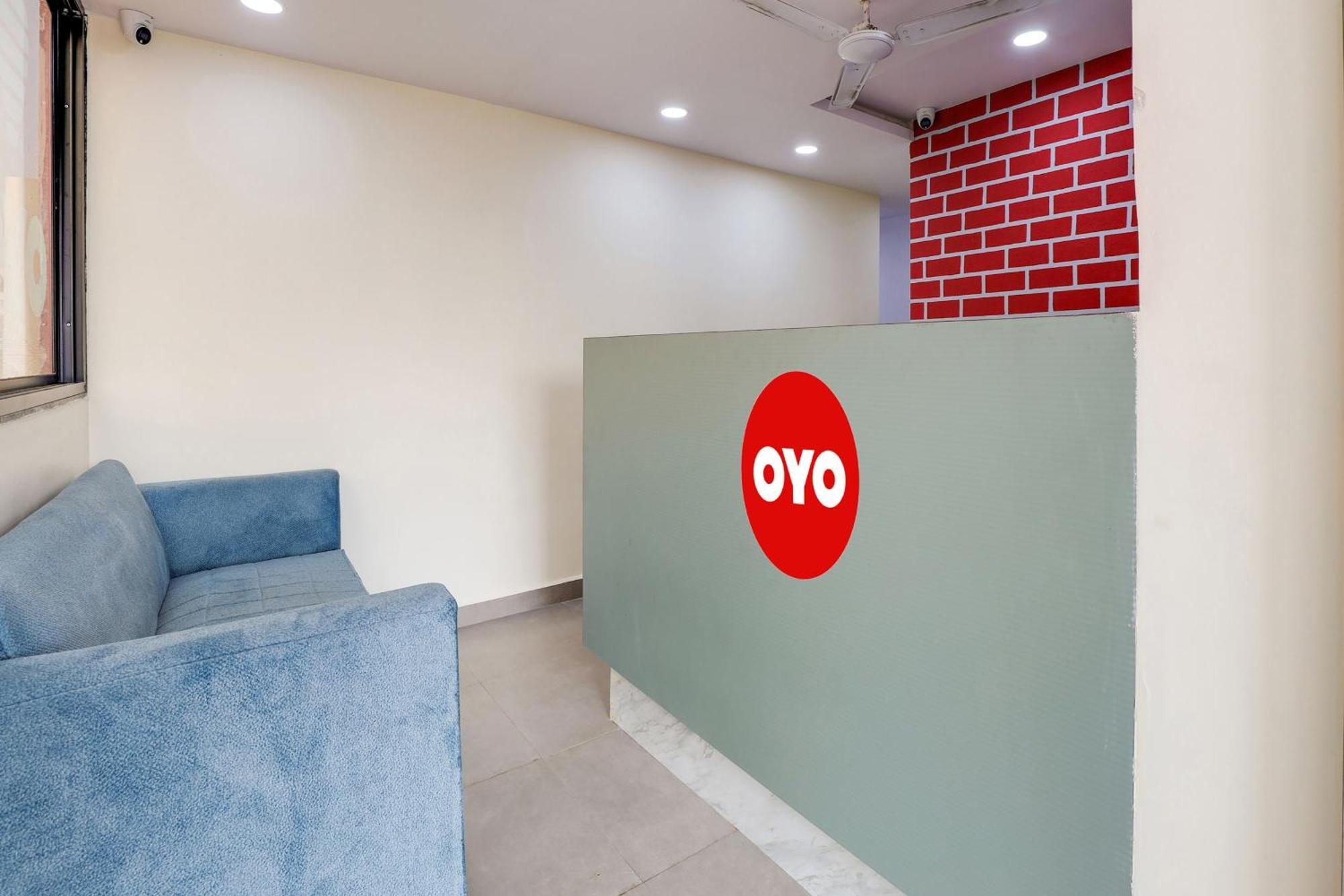 Hotel O Lotus Сурат Екстериор снимка