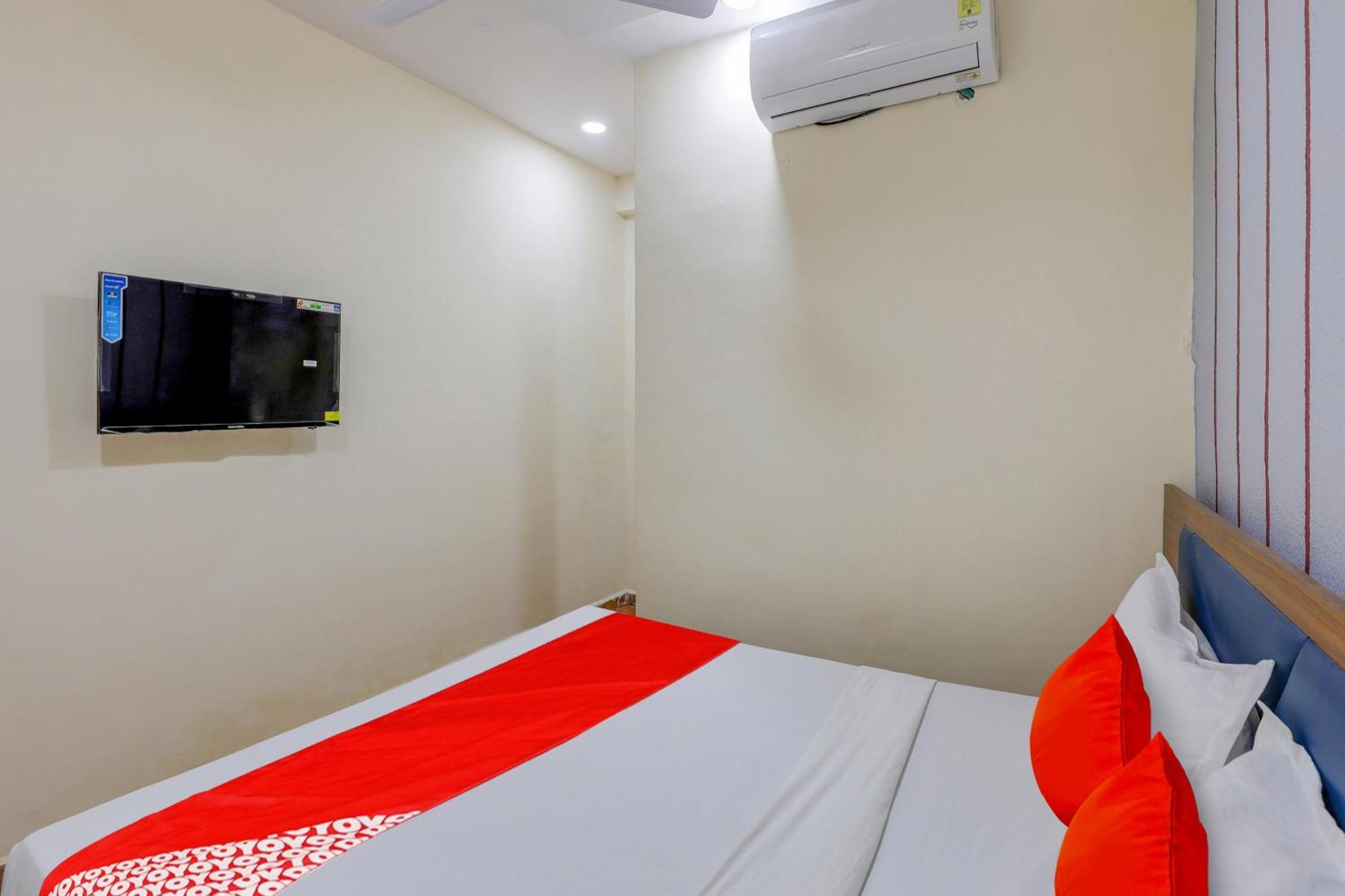 Hotel O Lotus Сурат Екстериор снимка