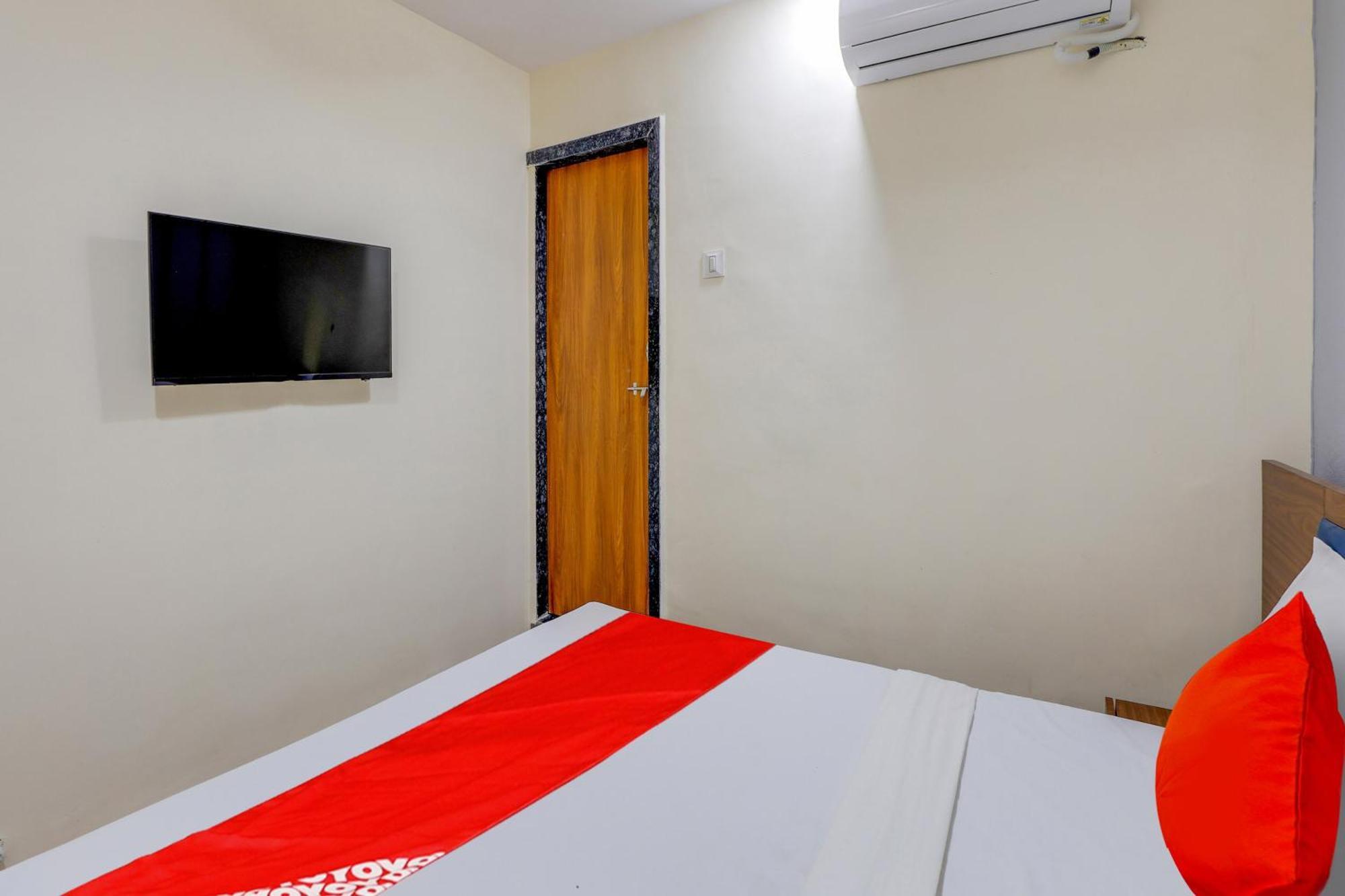 Hotel O Lotus Сурат Екстериор снимка